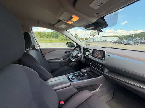 Used 2023 Nissan Rogue S AWD/4WD image 40