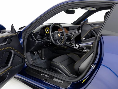 Used 2022 Porsche 911 GT3 image 14