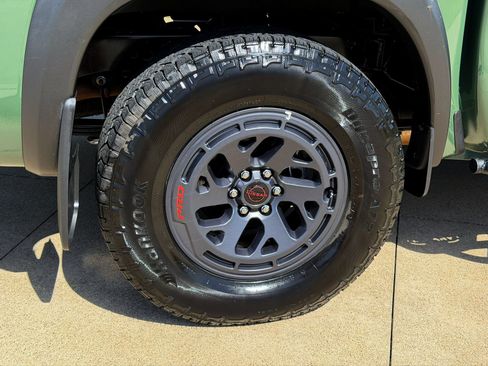 Used 2025 Nissan Frontier PRO-4X AWD/4WD image 8
