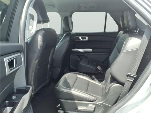Used 2023 Ford Explorer XLT w/ Equipment Group 202A AWD/4WD image 13