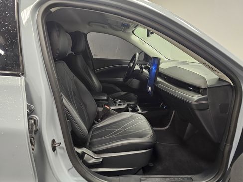 Used 2024 Ford Mustang Mach-E Select image 13