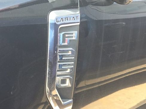Used 2019 Ford F250 Lariat w/ Lariat Ultimate Package AWD/4WD image 11