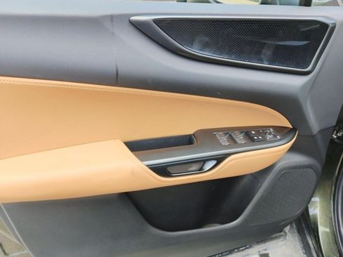 Certified 2025 Lexus NX 250 FWD w/ Accessory Package (Z1) image 8