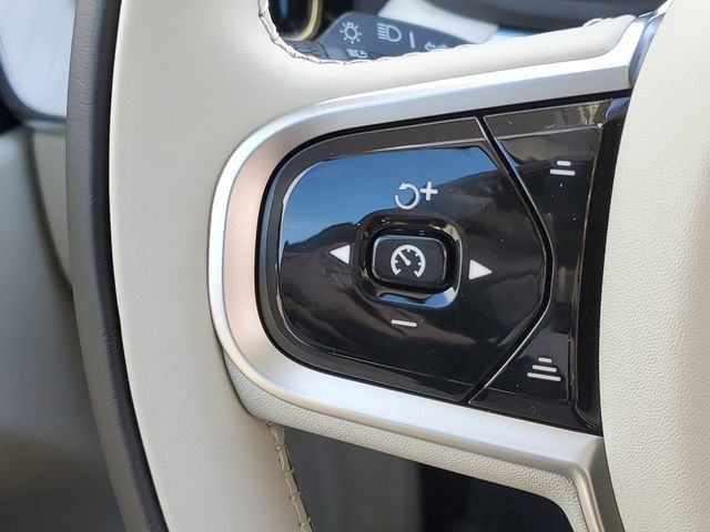 New 2026 Volvo XC60 T8 Ultra w/ Protection Package Premier AWD/4WD image 12