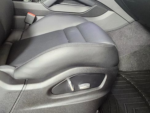 Used 2021 Porsche Cayenne E-Hybrid image 20