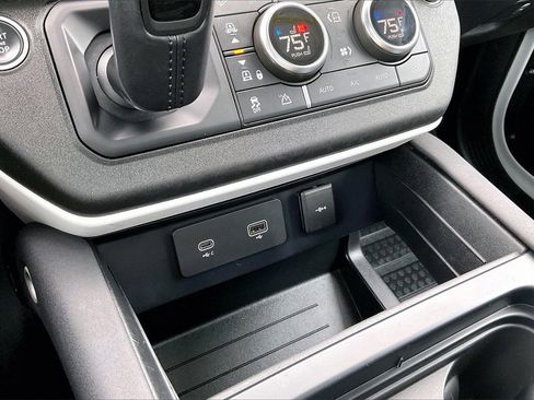 Used 2021 Land Rover Defender 110 S image 16