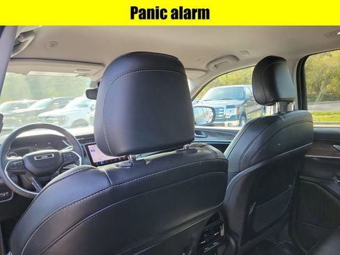 Used 2023 Jeep Grand Cherokee Limited AWD/4WD image 25