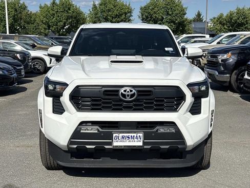 Used 2024 Toyota Tacoma TRD Sport w/ TRD Sport Upgrade Package AWD/4WD image 6