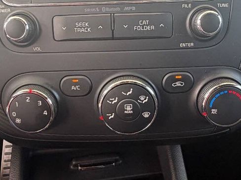 Used 2016 Kia Forte SX FWD image 16