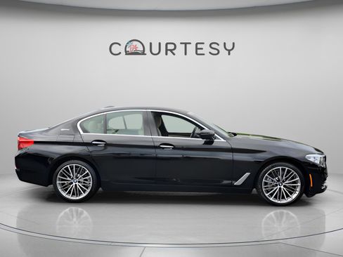 Used 2018 BMW 530e image 4