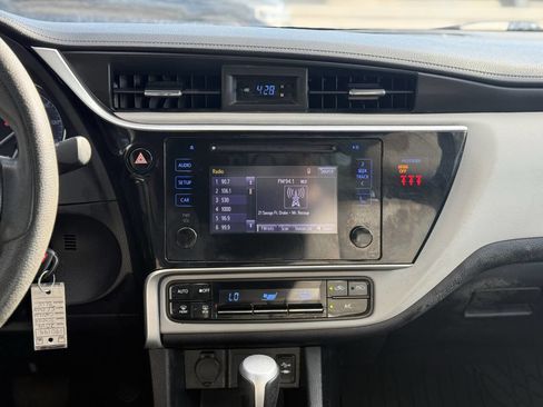 Used 2019 Toyota Corolla LE image 17