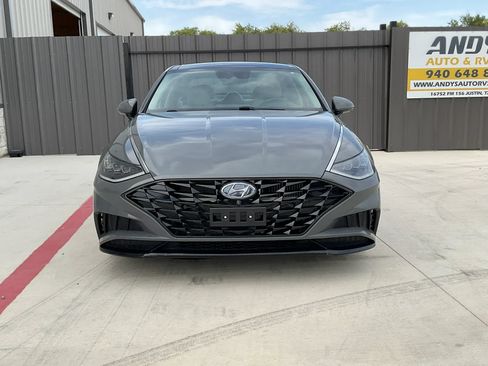 Used 2021 Hyundai Sonata Limited w/ Preferred Accessory Package FWD image 3