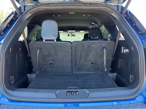 Used 2020 Ford Explorer XLT w/ Equipment Group 202A AWD/4WD image 6