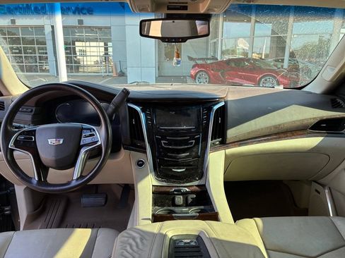 Used 2016 Cadillac Escalade ESV Premium AWD/4WD image 16
