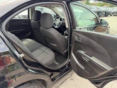 Used 2017 Chevrolet Sonic LT w/ Convenience Package FWD image 14