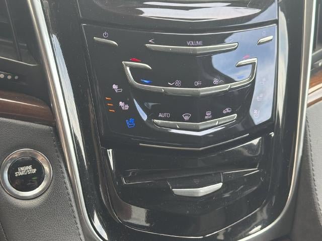 Used 2020 Cadillac Escalade Premium Luxury AWD/4WD image 32