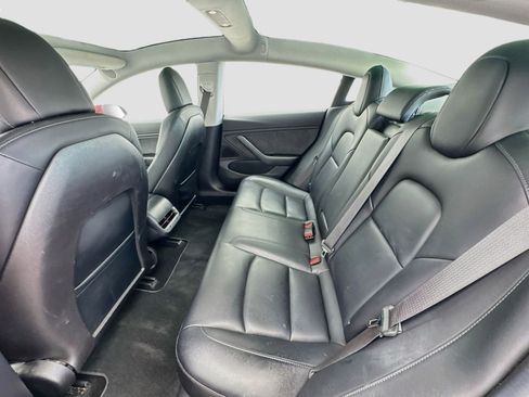 Used 2018 Tesla Model 3 Long Range RWD image 16