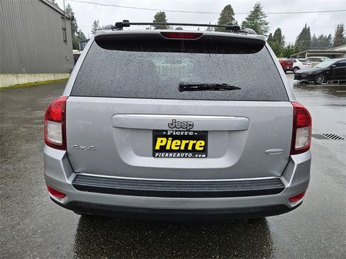 Used 2016 Jeep Compass Latitude image 4