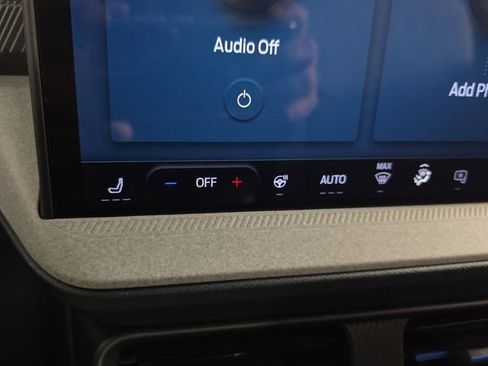 Certified 2025 Ford Maverick XLT w/ XLT Luxury Package image 17