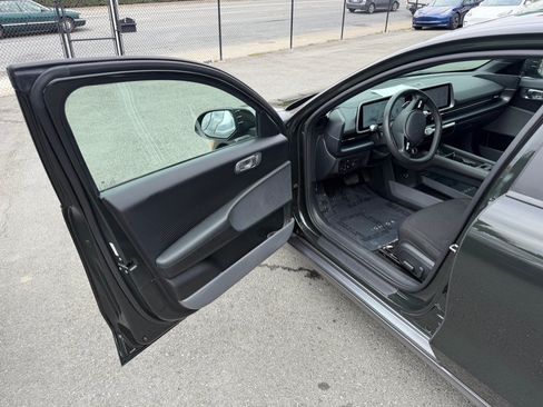 Used 2023 Hyundai Ioniq 6 SE AWD/4WD image 9