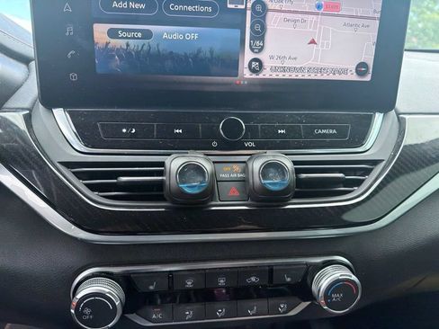 Used 2023 Nissan Altima 2.5 SR w/ SR Premium Package FWD image 10