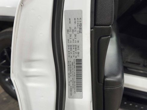 Used 2019 Jeep Grand Cherokee Limited AWD/4WD image 14