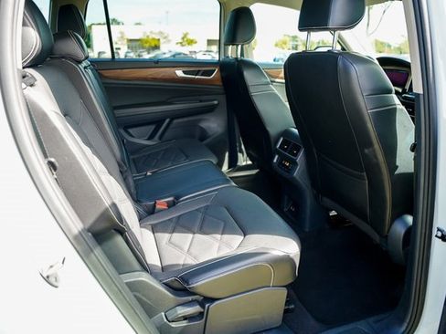 Certified 2024 Volkswagen Atlas SE image 35