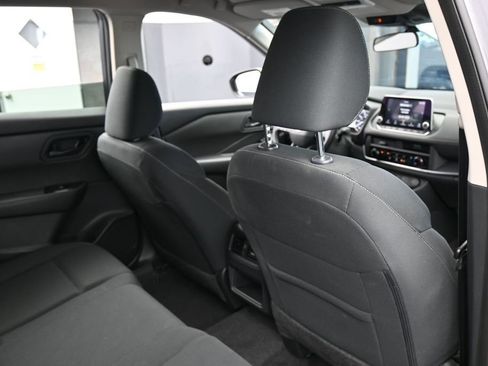 Used 2025 Nissan Rogue S FWD image 34