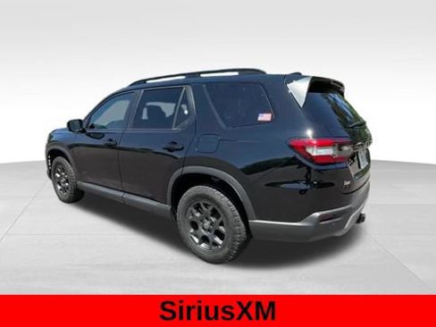 Used 2025 Honda Pilot TrailSport image 10