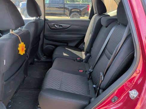 Used 2019 Nissan Rogue SV w/ Premium Package FWD image 12