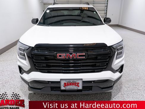 Used 2026 GMC Terrain Elevation w/ Elevation Premium Package FWD image 7