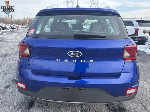 Used 2023 Hyundai Venue Limited image 8