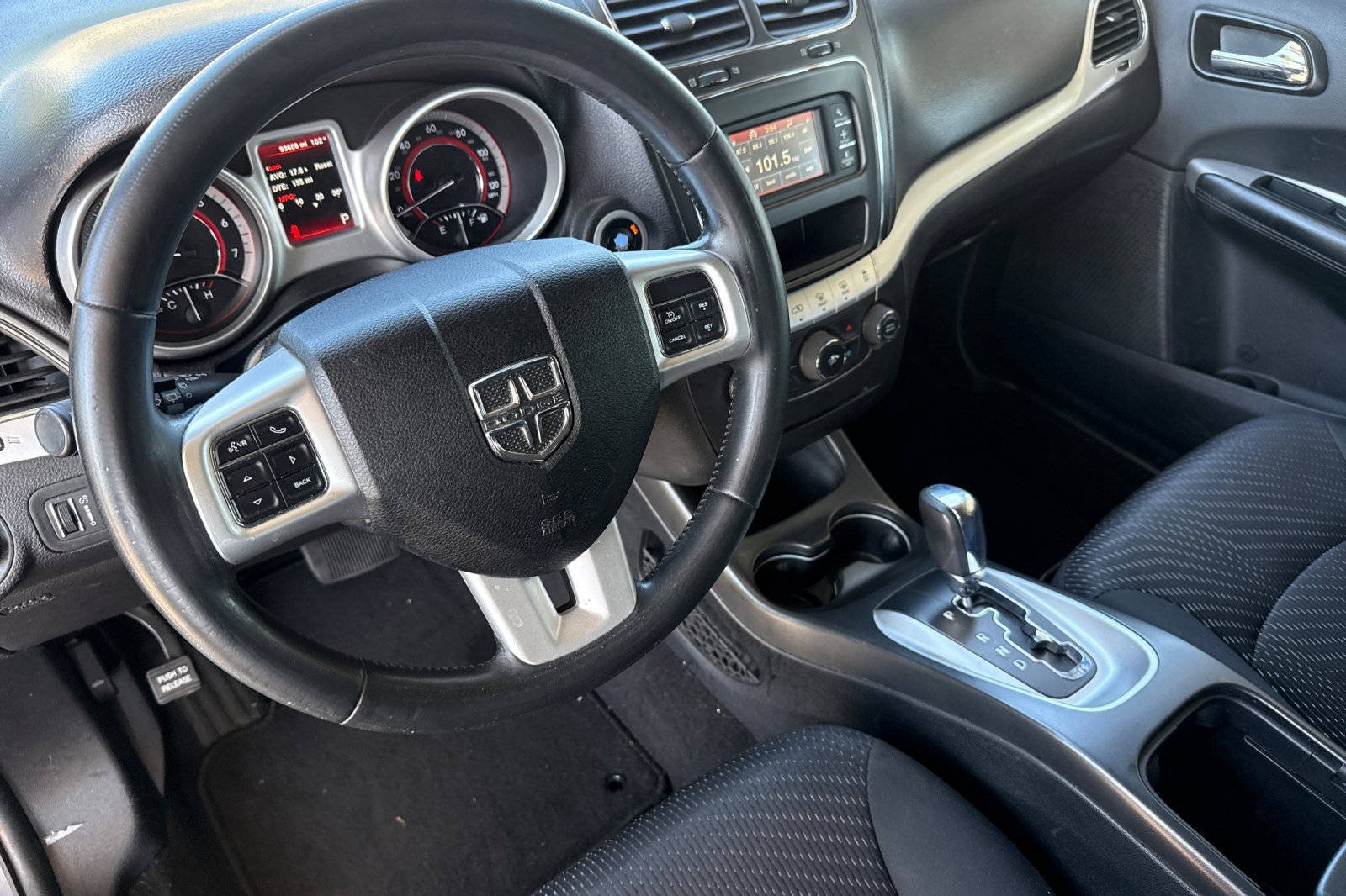 Used 2018 Dodge Journey SE w/ Connectivity Group FWD image 5