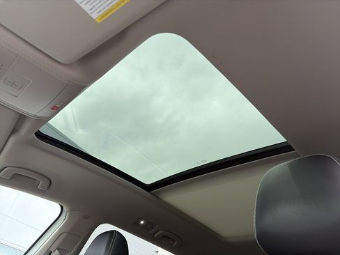 Used 2021 Volkswagen Atlas SE w/ Panoramic Sunroof Package AWD/4WD image 31