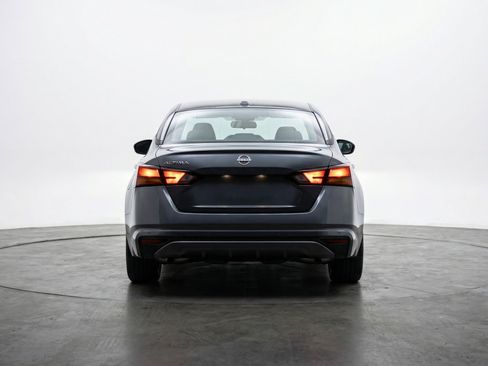 Used 2025 Nissan Altima 2.5 SV image 7