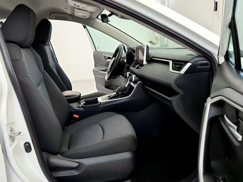 Certified 2025 Toyota RAV4 XLE AWD/4WD image 17