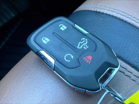 Used 2022 Chevrolet Silverado 1500 High Country w/ Technology Package image 15