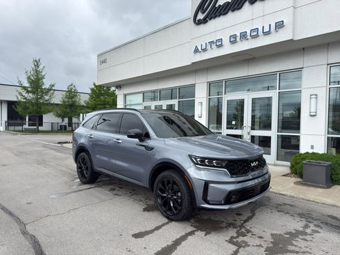 Used 2023 Kia Sorento SX AWD/4WD image 1