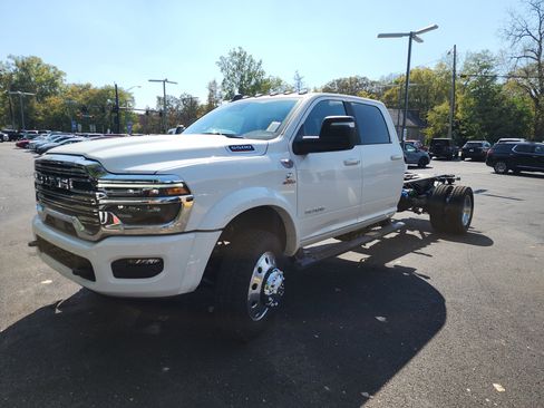 New 2026 RAM 5500 Laramie image 19