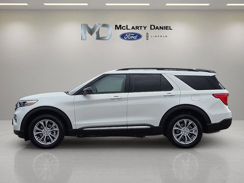Certified 2023 Ford Explorer XLT w/ Equipment Group 202A AWD/4WD image 3