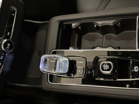 Used 2026 Volvo XC90 B6 Plus w/ Protection Package Premier image 19