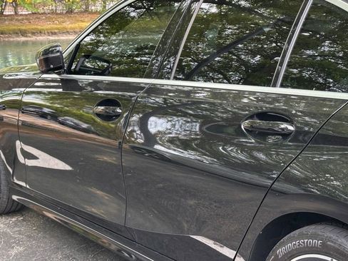 Used 2019 BMW 330i Sedan w/ Premium Package image 9