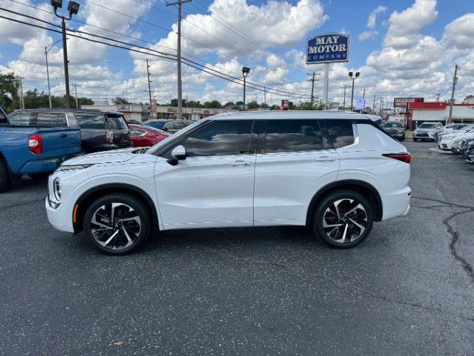 Used 2023 Mitsubishi Outlander SEL FWD image 2
