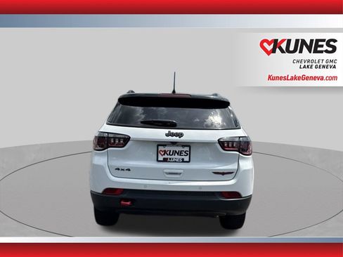 Used 2025 Jeep Compass Trailhawk AWD/4WD image 7