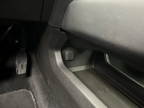 Used 2024 Chevrolet Equinox EV RS image 25