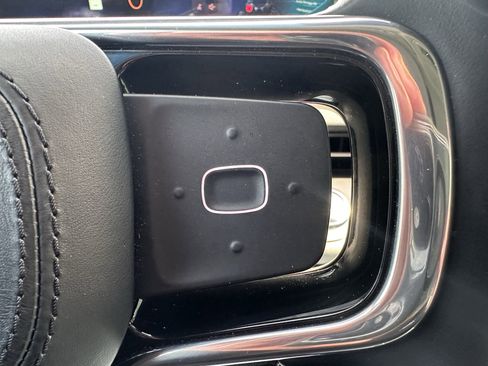 Used 2024 Lincoln Nautilus Reserve w/ Equipment Group 202A image 22