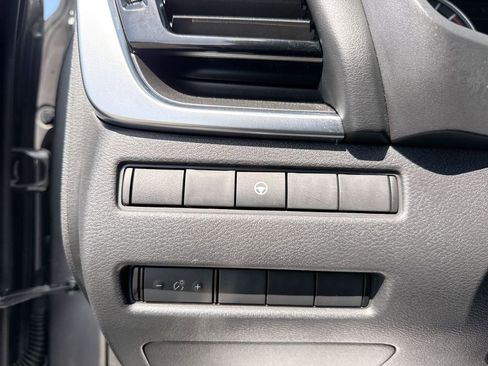 Used 2022 Nissan Rogue SV AWD/4WD image 30