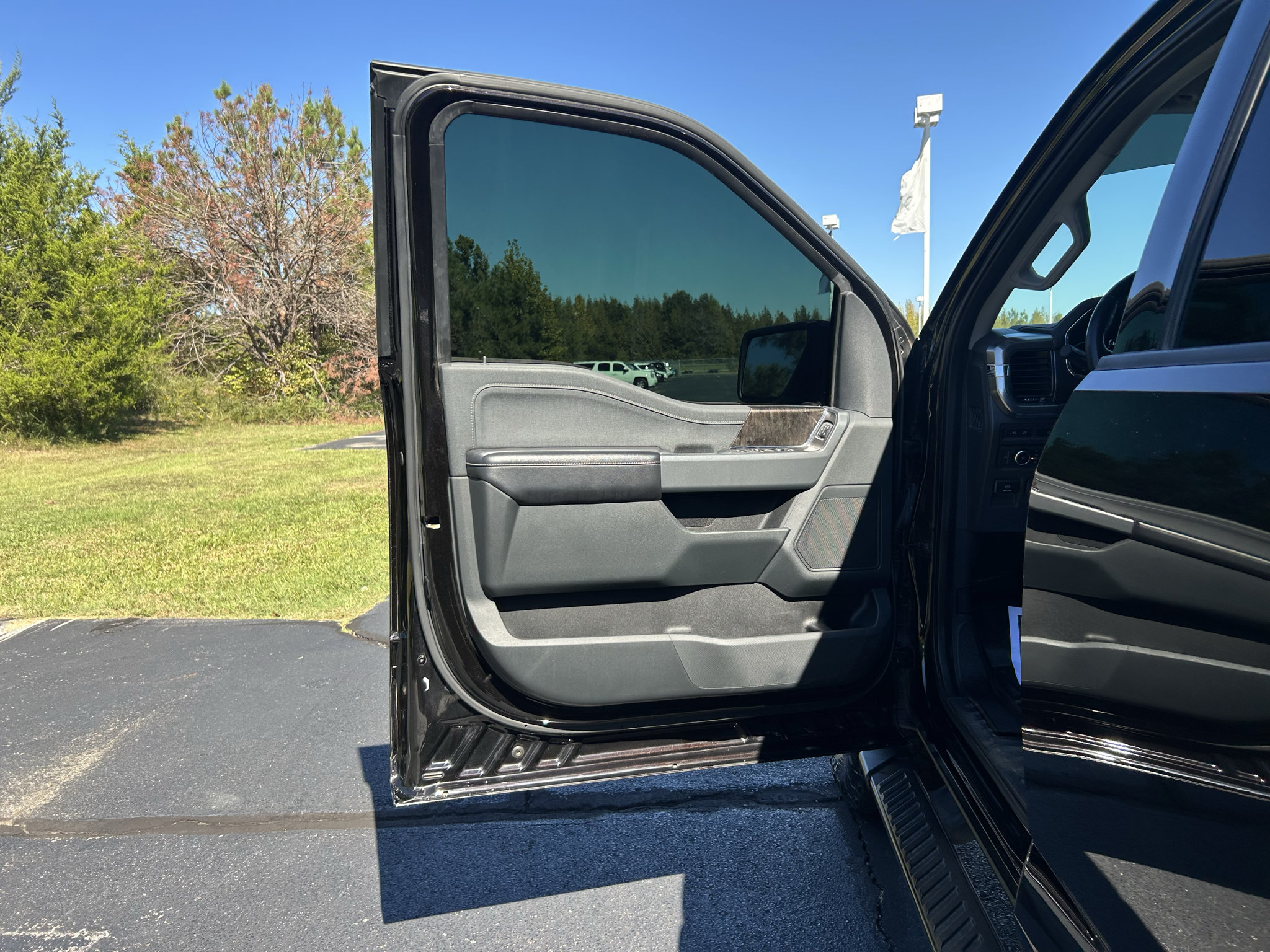 Used 2021 Ford F150 Lariat AWD/4WD image 17