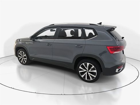 Used 2024 Volkswagen Taos SE image 10