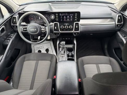 Used 2022 Kia Sorento LX FWD image 29